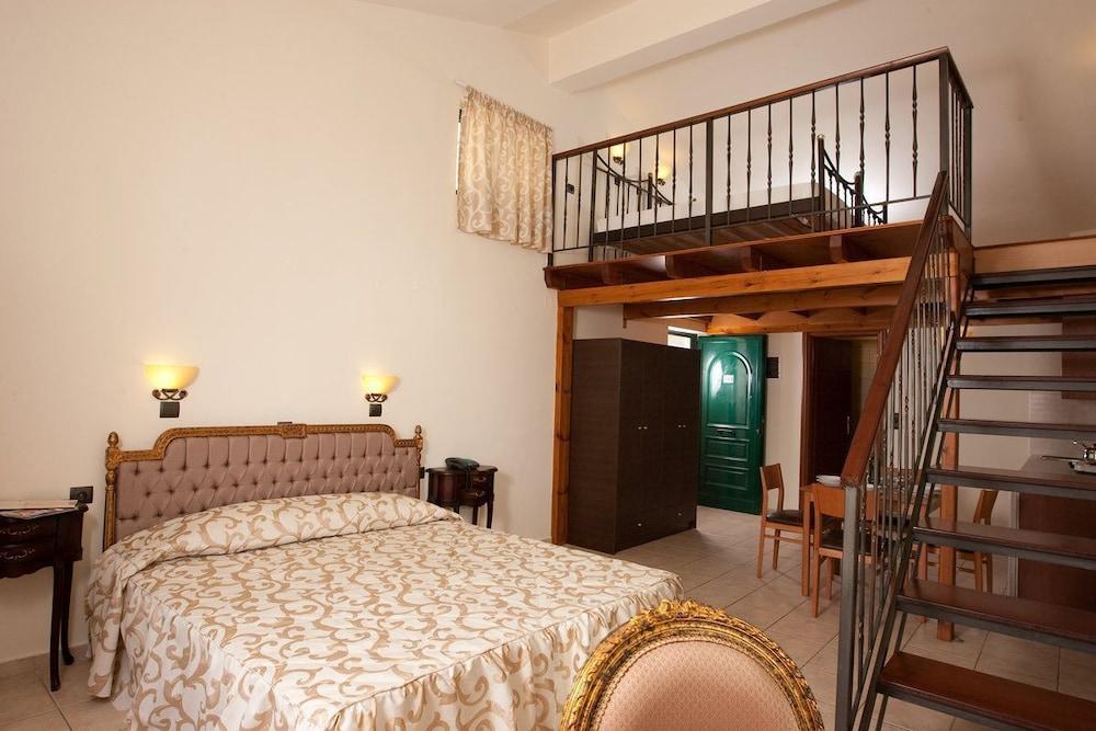 Dias Hotel & Apts Stalida エクステリア 写真