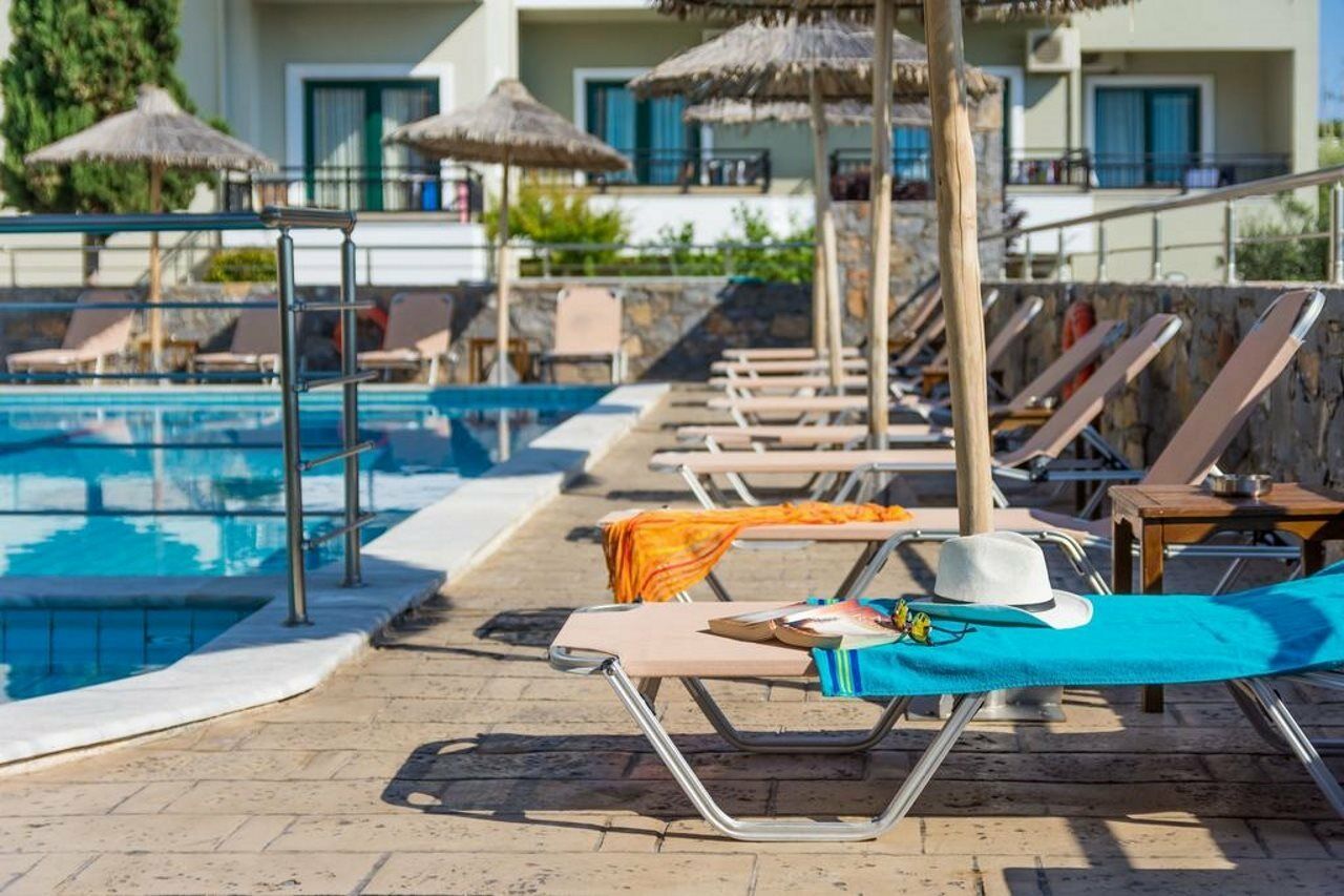 Dias Hotel & Apts Stalida エクステリア 写真